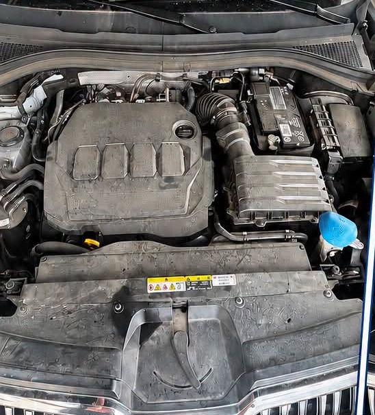 Compartiment moteur — avant